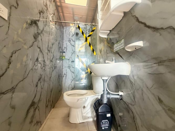 Casa de 13 alcobas en venta en Engativá, Bogotá, 347 m² · foto 23 de 24