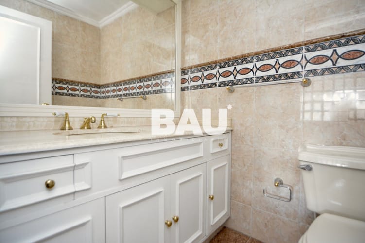 Apartamento de 3 alcobas en venta en Santa Barbara Central, Bogotá, 175 m² · foto 3 de 23