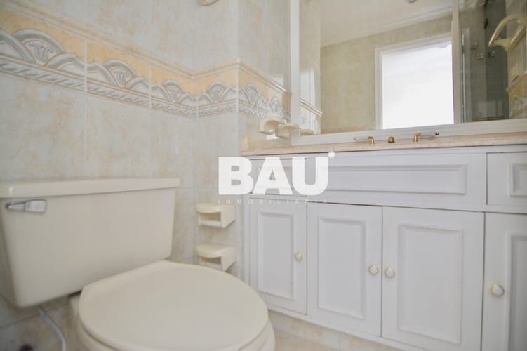Apartamento de 3 alcobas en venta en Santa Barbara Central, Bogotá, 175 m² · foto 18 de 23