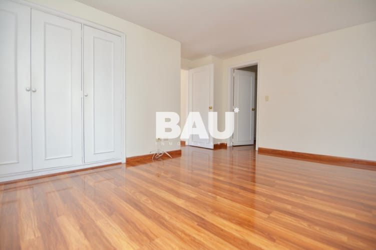 Apartamento de 3 alcobas en venta en Santa Barbara Central, Bogotá, 175 m² · foto 22 de 23
