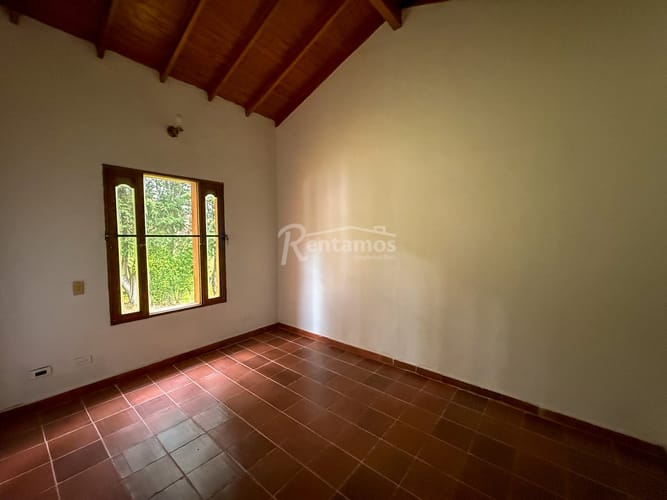 Casa de 4 alcobas en arriendo en Las Antillas, Envigado, 180 m² · foto 13 de 24