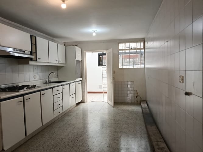 Casa de 5 alcobas en arriendo en Puente Largo, Bogotá, 430 m² · foto 7 de 24