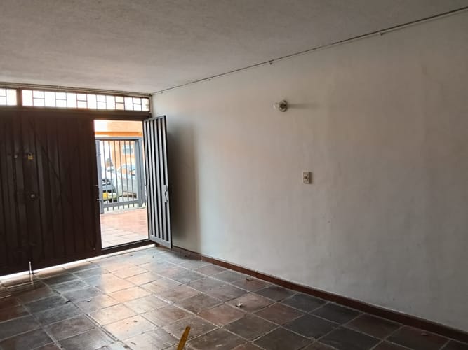 Casa de 5 alcobas en arriendo en Puente Largo, Bogotá, 430 m² · foto 9 de 24