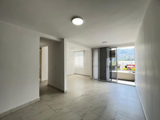 Apartamento de 2 alcobas en arriendo en San Jose, Sabaneta, 65 m² · foto 2 de 14