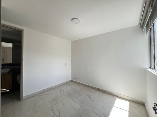 Apartamento de 2 alcobas en arriendo en San Jose, Sabaneta, 65 m² · foto 11 de 14
