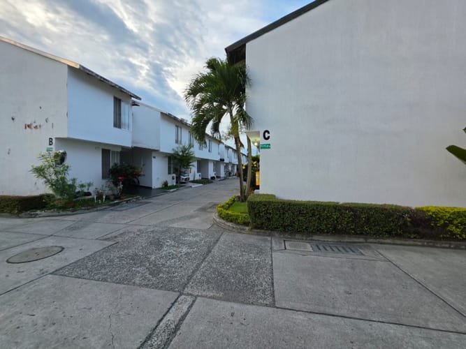 Casa de 3 alcobas en arriendo en Los Caminitos, Palmira, 65 m² · foto 4 de 24
