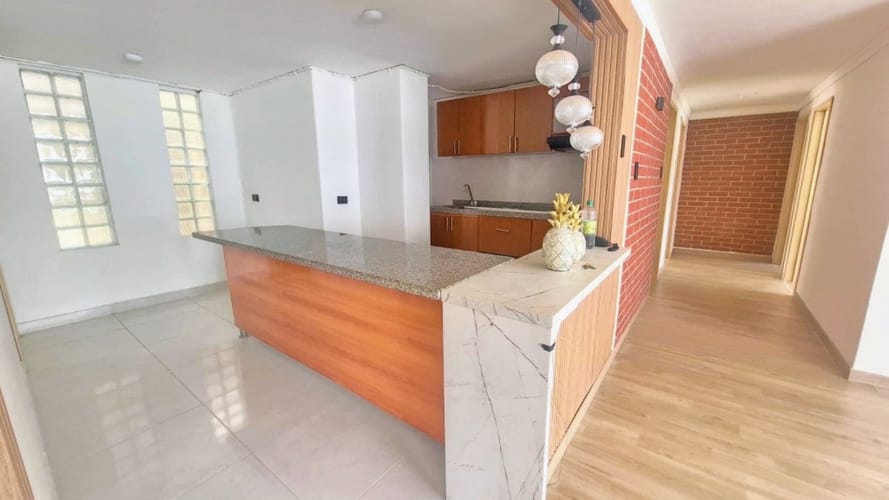 Apartamento de 5 alcobas en venta en Chicó Navarra, Bogotá, 120 m² · foto 2 de 18