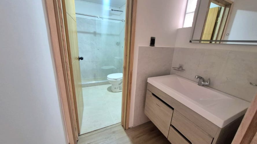 Apartamento de 5 alcobas en venta en Chicó Navarra, Bogotá, 120 m² · foto 14 de 18