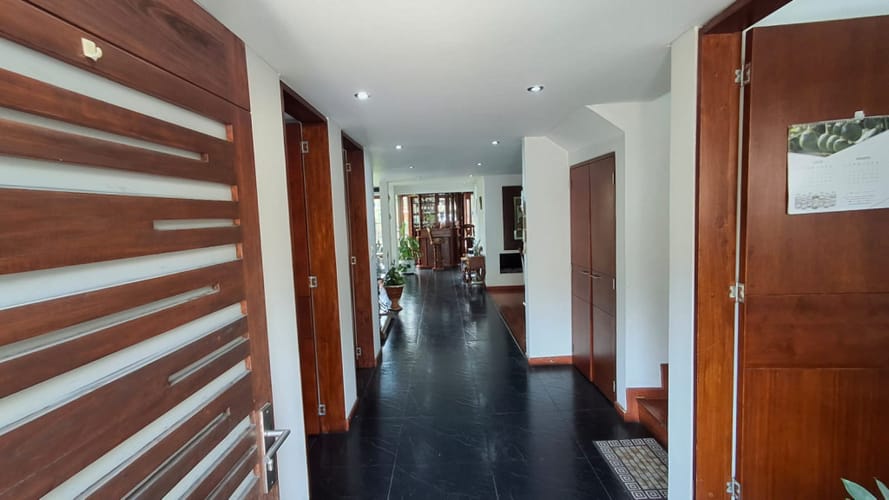 Casa de 4 alcobas en arriendo en San Jose De Bavaria, Bogotá, 380 m² · foto 2 de 24