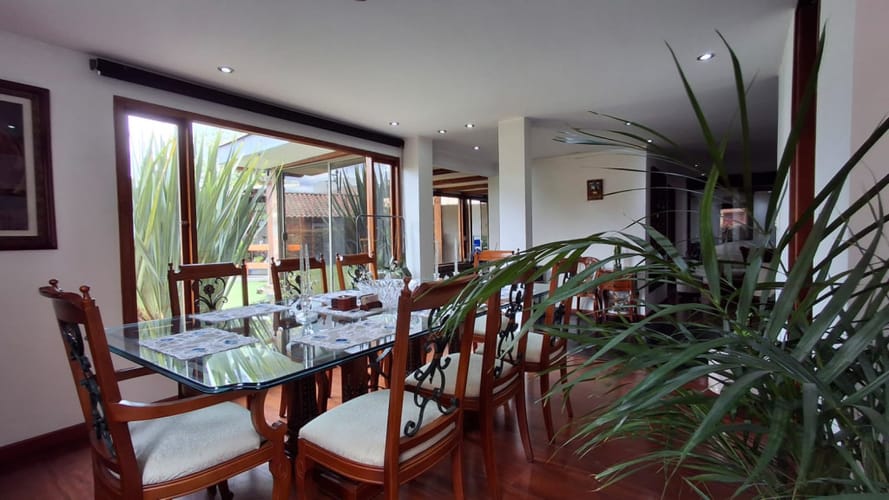 Casa de 4 alcobas en arriendo en San Jose De Bavaria, Bogotá, 380 m² · foto 4 de 24