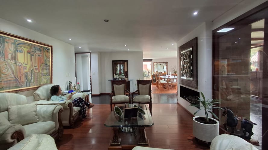 Casa de 4 alcobas en arriendo en San Jose De Bavaria, Bogotá, 380 m² · foto 6 de 24
