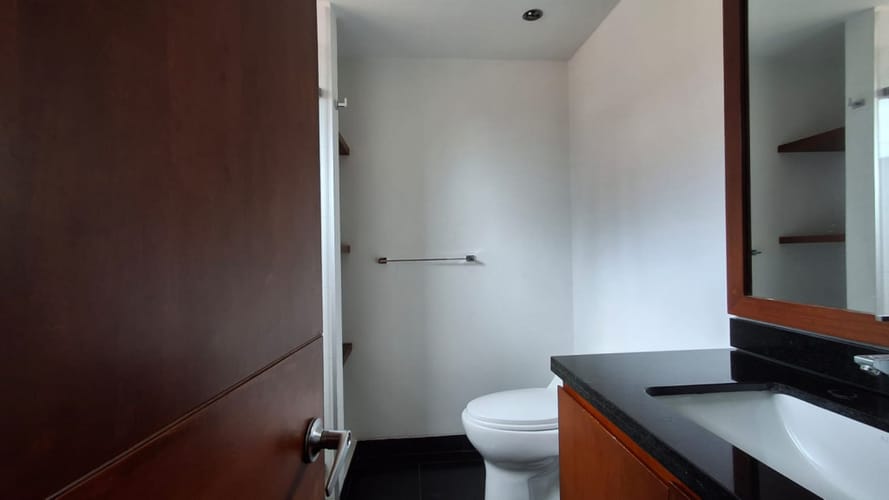 Casa de 4 alcobas en arriendo en San Jose De Bavaria, Bogotá, 380 m² · foto 11 de 24