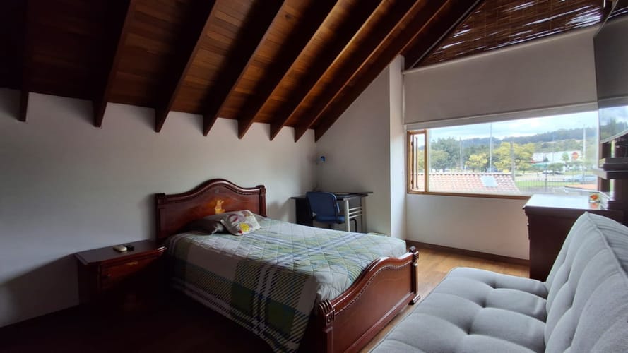 Casa de 4 alcobas en arriendo en San Jose De Bavaria, Bogotá, 380 m² · foto 14 de 24