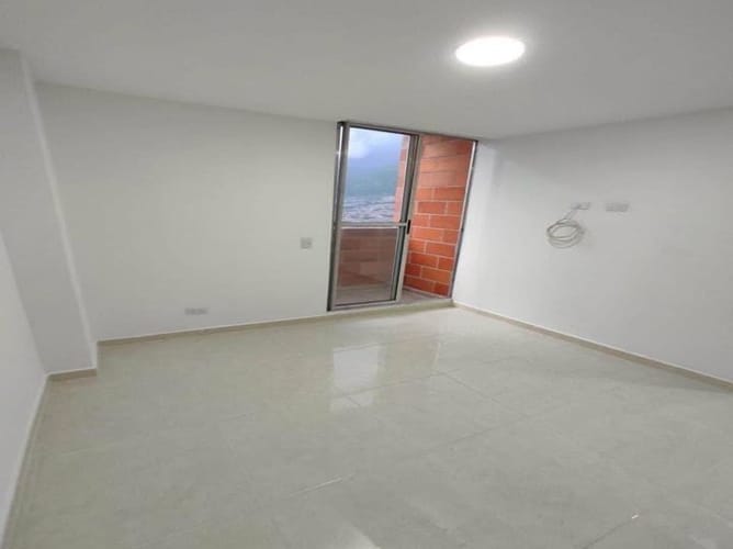 Apartamento de 2 alcobas en venta en Asentamiento La Orquidea, Bello, 44 m² · foto 2 de 9