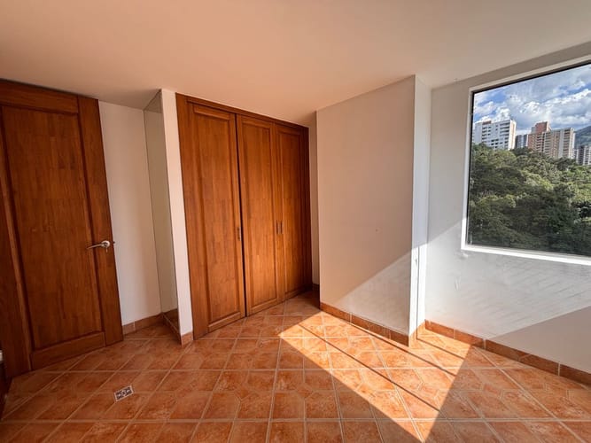 Apartamento de 3 alcobas en venta en Las Lomitas, Sabaneta, 93 m² · foto 13 de 18