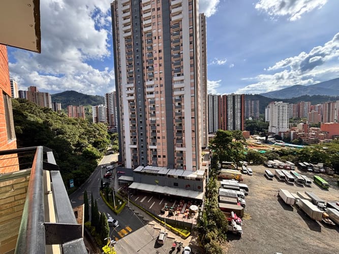Apartamento de 3 alcobas en venta en Las Lomitas, Sabaneta, 93 m² · foto 15 de 18