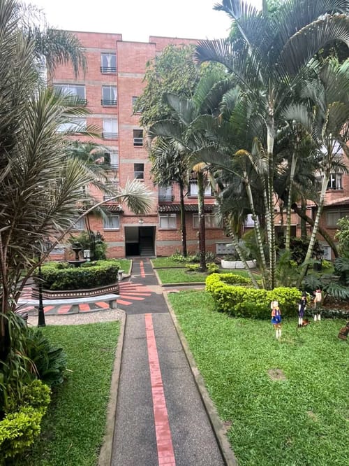 Apartamento de 4 alcobas en venta en Laureles, Medellín, 117 m² · foto 4 de 20