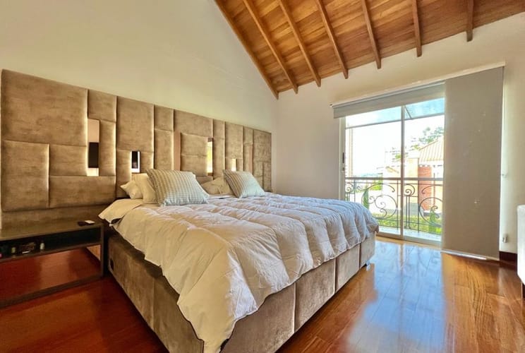 Casa de 6 alcobas en venta en El Tesoro, Medellín, 900 m² · foto 12 de 24