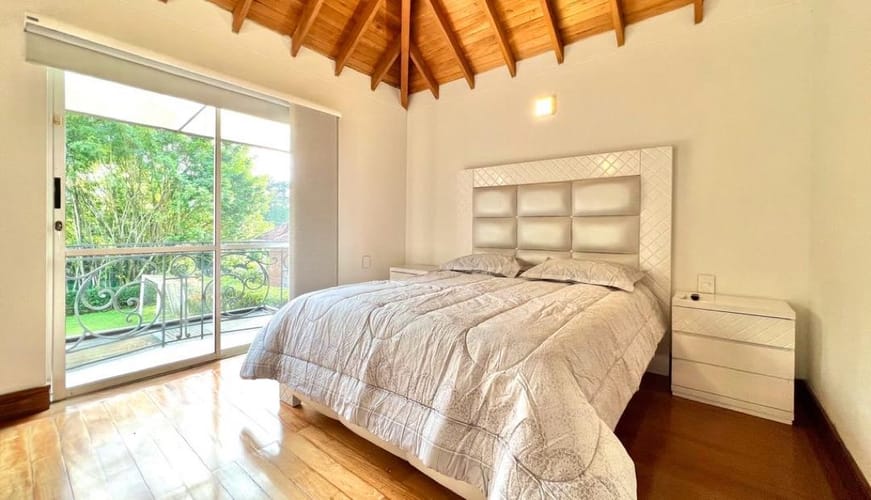 Casa de 6 alcobas en venta en El Tesoro, Medellín, 900 m² · foto 13 de 24