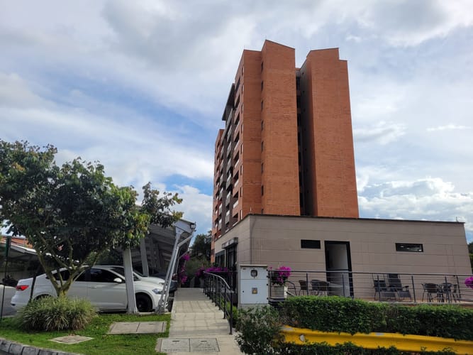 Apartamento de 3 alcobas en venta en El Porvenir, Rionegro, 86 m² · foto 2 de 19