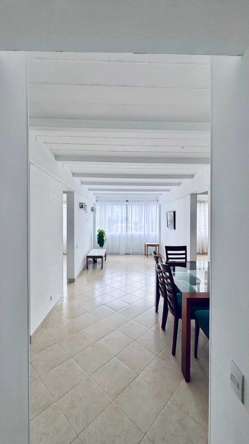 Apartamento de 3 alcobas en venta en Los Naranjos, Medellín, 76 m² · foto 5 de 17