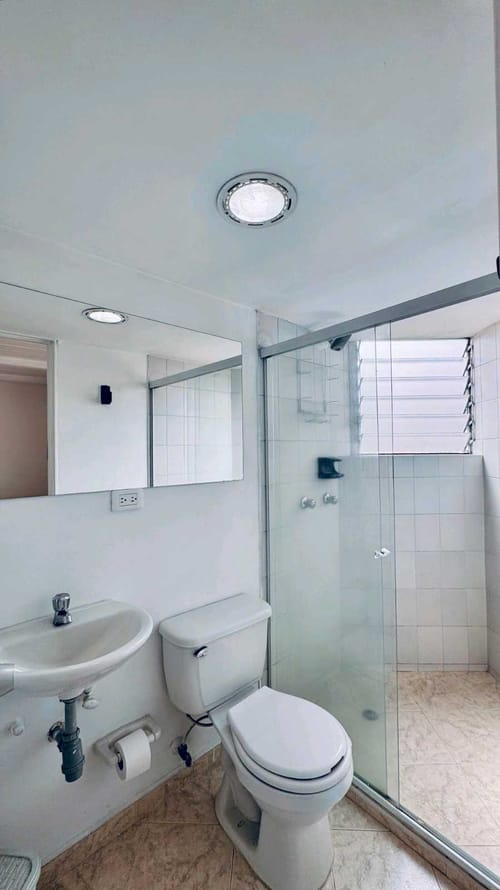 Apartamento de 3 alcobas en venta en Los Naranjos, Medellín, 76 m² · foto 12 de 17