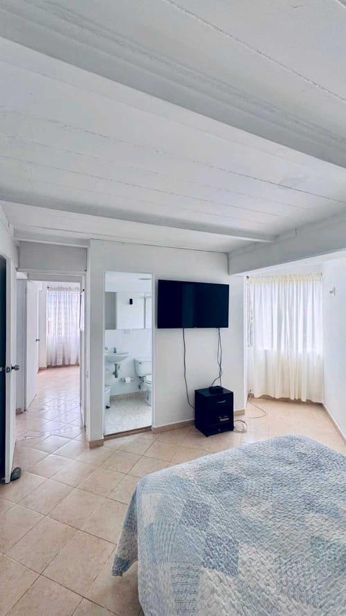 Apartamento de 3 alcobas en venta en Los Naranjos, Medellín, 76 m² · foto 13 de 17