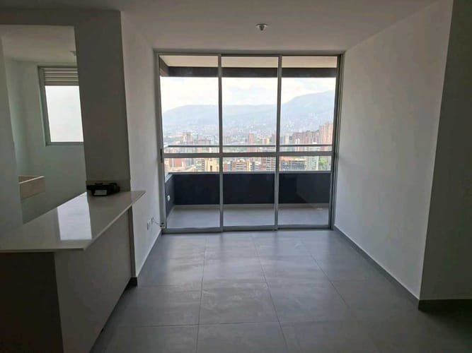 Apartamento de 3 alcobas en venta en Las Lomitas, Sabaneta, 76 m² · foto 4 de 18
