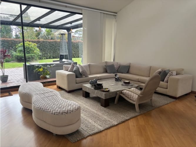 Casa de 4 alcobas en venta en Cr San Valentin, Chía, 311 m² · foto 3 de 23