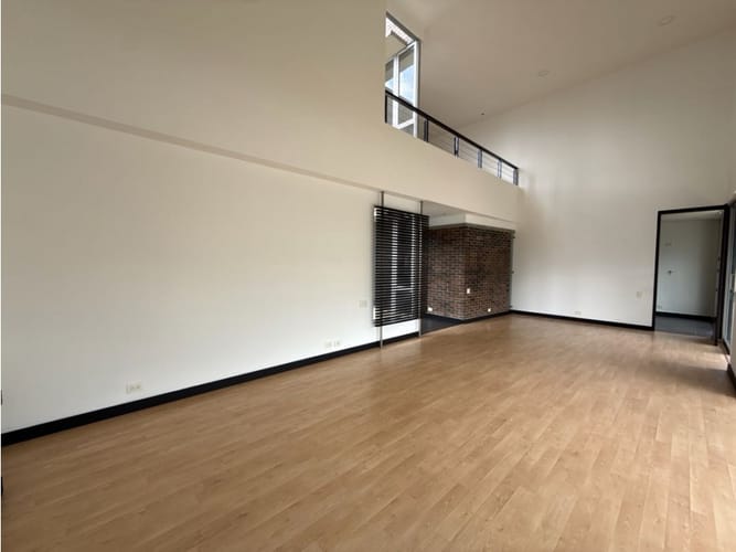 Apartamento de 4 alcobas en venta en Alejandría, Medellín, 360 m² · foto 2 de 24