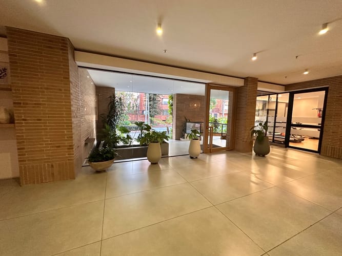 Apartamento de 3 alcobas en venta en La Carolina, Bogotá, 160 m² · foto 1 de 24