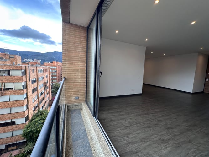 Apartamento de 3 alcobas en venta en La Carolina, Bogotá, 160 m² · foto 9 de 24