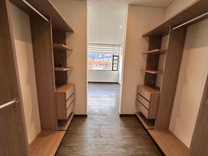Apartamento de 3 alcobas en venta en La Carolina, Bogotá, 160 m² · foto 21 de 24