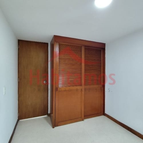 Apartamento de 3 alcobas en arriendo en Loma De Los Bernal, Medellín, 70 m² · foto 10 de 20