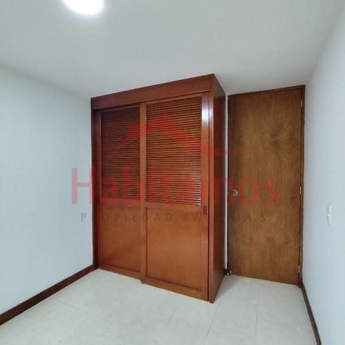 Apartamento de 3 alcobas en arriendo en Loma De Los Bernal, Medellín, 70 m² · foto 13 de 20