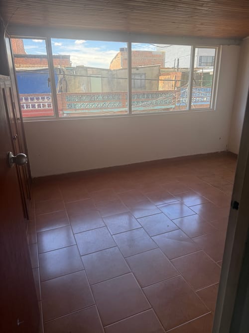 Casa de 8 alcobas en venta en Rincon De Suba, Bogotá, 320 m² · foto 7 de 8