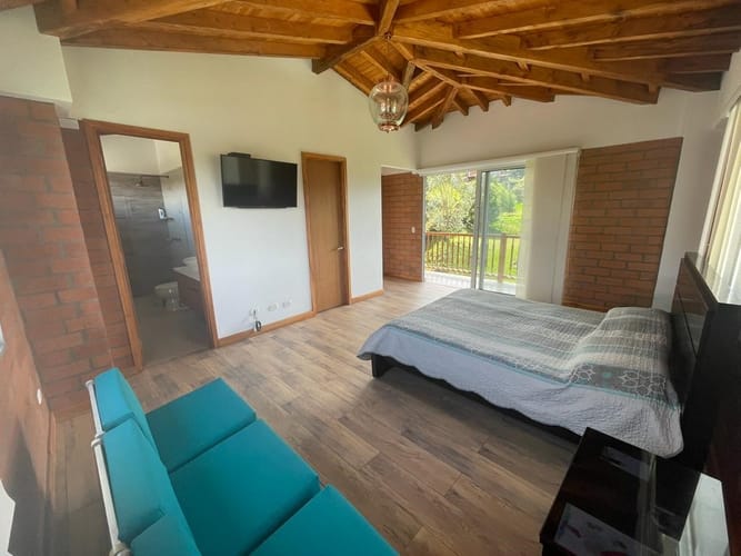 Casa de 4 alcobas en venta en Mampuesto, Rionegro, 370 m² · foto 3 de 10