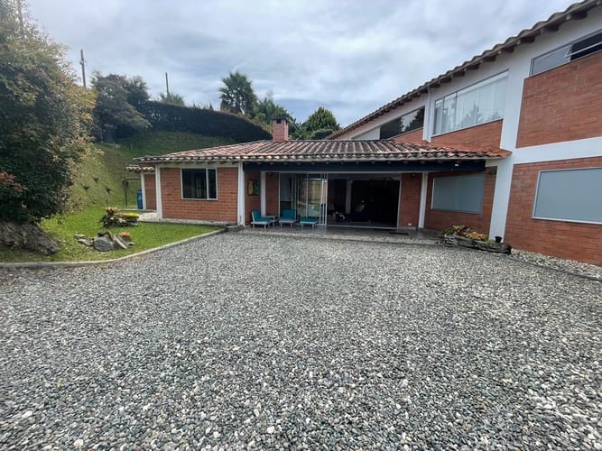 Casa de 4 alcobas en venta en Mampuesto, Rionegro, 370 m² · foto 6 de 10