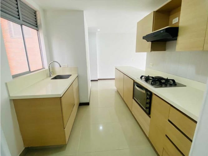 Apartamento de 3 alcobas en arriendo en Prados De Sabaneta, Sabaneta, 108 m² · foto 1 de 24