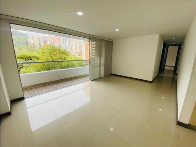 Apartamento de 3 alcobas en arriendo en Prados De Sabaneta, Sabaneta, 108 m² · foto 3 de 24