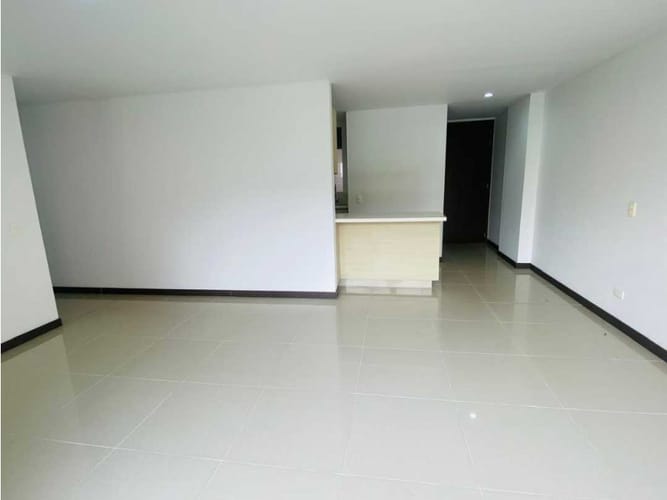 Apartamento de 3 alcobas en arriendo en Prados De Sabaneta, Sabaneta, 108 m² · foto 4 de 24