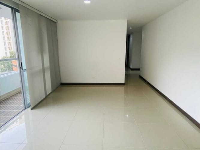 Apartamento de 3 alcobas en arriendo en Prados De Sabaneta, Sabaneta, 108 m² · foto 5 de 24