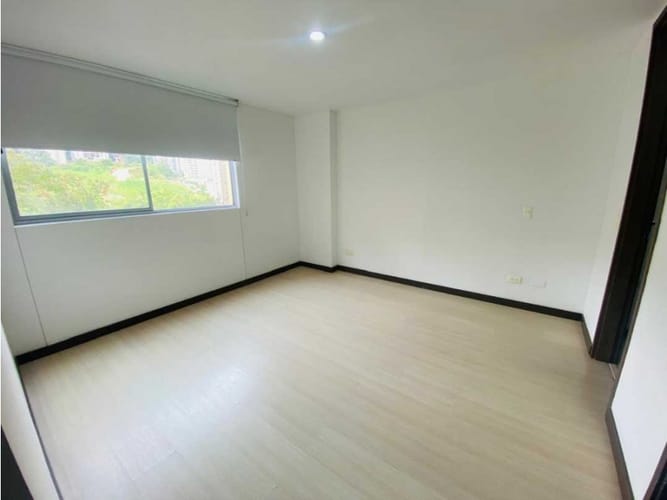 Apartamento de 3 alcobas en arriendo en Prados De Sabaneta, Sabaneta, 108 m² · foto 13 de 24