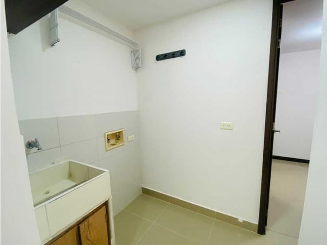 Apartamento de 3 alcobas en arriendo en Prados De Sabaneta, Sabaneta, 108 m² · foto 15 de 24