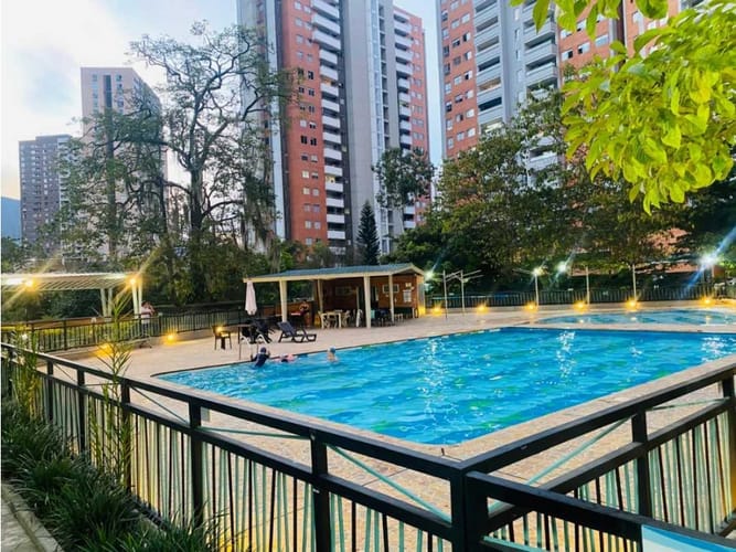 Apartamento de 3 alcobas en arriendo en Prados De Sabaneta, Sabaneta, 108 m² · foto 21 de 24