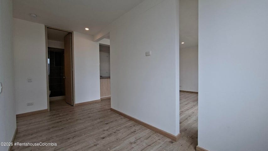 Apartamento de 3 alcobas en venta en Lagos De Torca, Bogotá, 82 m² · foto 8 de 24