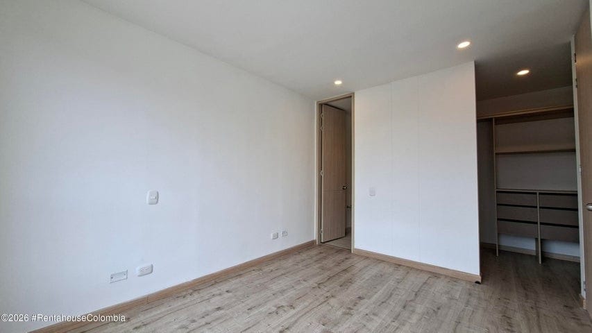 Apartamento de 3 alcobas en venta en Lagos De Torca, Bogotá, 82 m² · foto 13 de 24