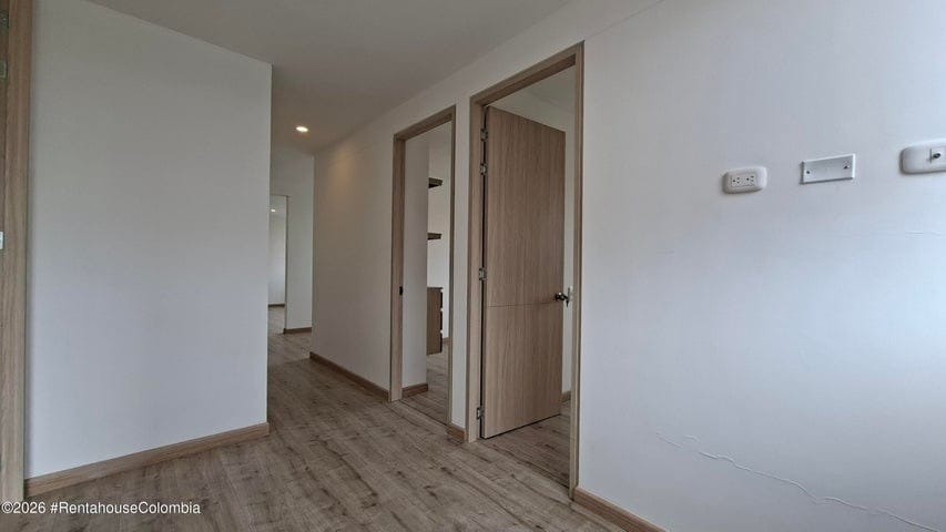 Apartamento de 3 alcobas en venta en Lagos De Torca, Bogotá, 82 m² · foto 10 de 24