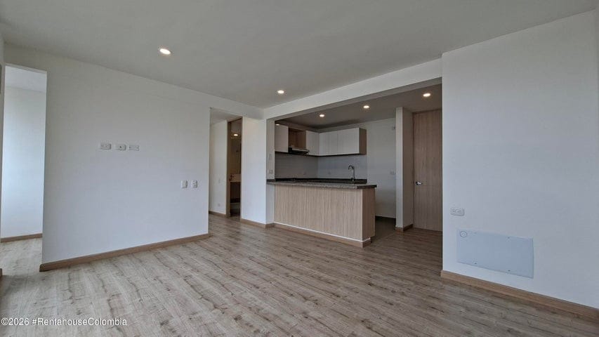 Apartamento de 3 alcobas en venta en Lagos De Torca, Bogotá, 82 m² · foto 4 de 24