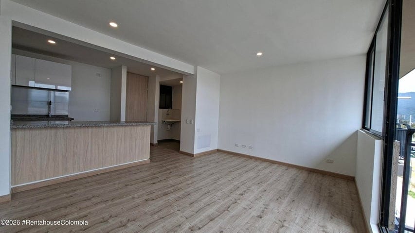 Apartamento de 3 alcobas en venta en Lagos De Torca, Bogotá, 82 m² · foto 3 de 24